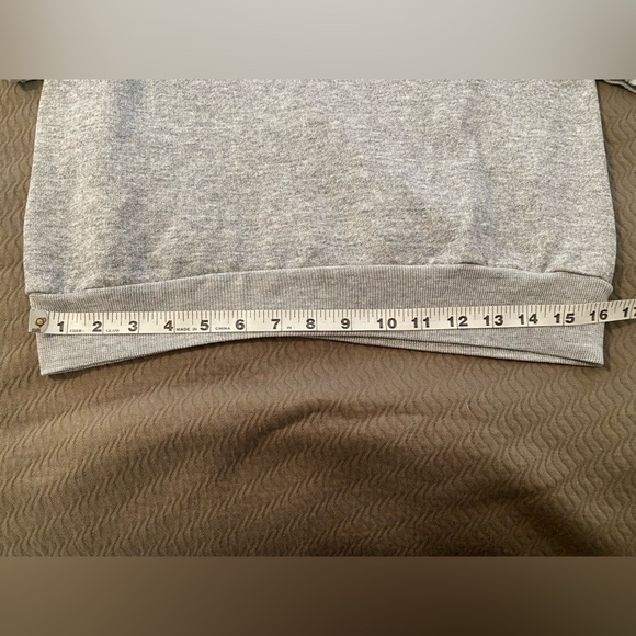 Vintage 80’s David Bowie Serious Moonlight Tour 1983 Let’s Dance logo sweatshirt - Picture 9 of 9